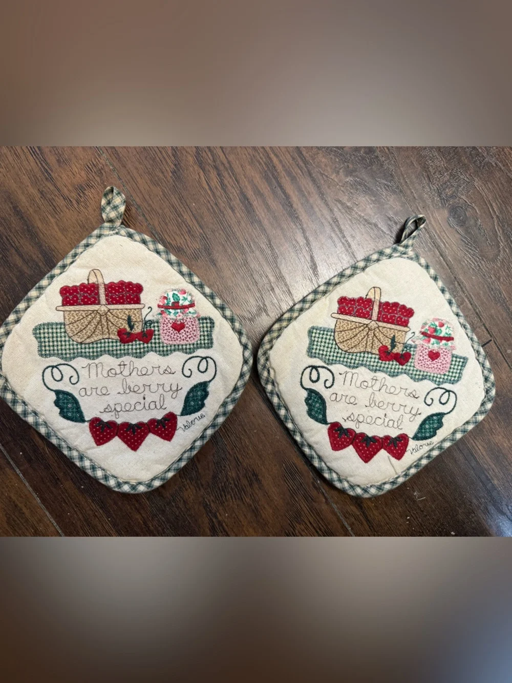 “Mothers are Berry Special” Floral Basket Quilted Pot Holders - Cream and Red